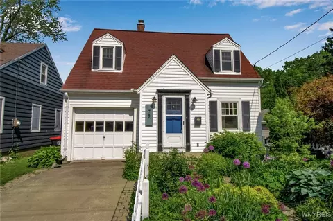 78 Woodlawn Ave, Lancaster, NY 14086