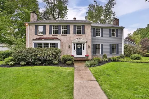 11 Farmington Rd, Amherst, NY 14221