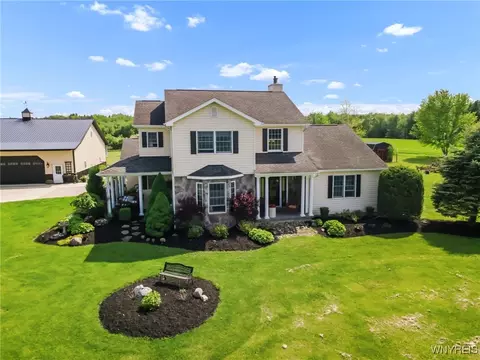 13373 Day Rd, Holland, NY 14080