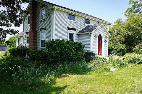 2477 Ridge Rd, Ransomville, NY 14131