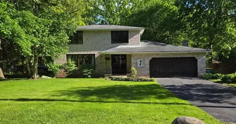 9505 Melinda Dr, Clarence, NY 14031