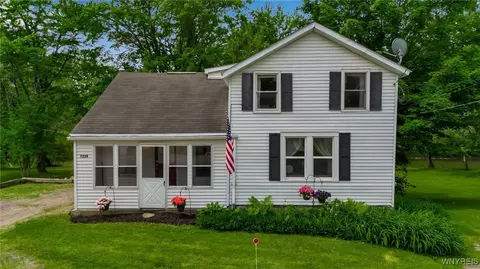 7228 Rapids Rd, Lockport, NY 14094