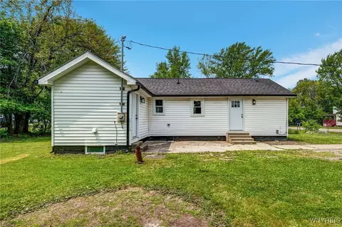 245 Kennedy Ave, Evans, NY 14006
