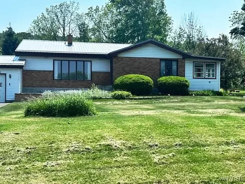 3132 Lower Mountain Rd, Cambria, NY 14132