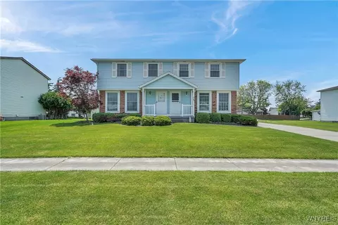 93 Jessica Ln, Depew, NY 14043