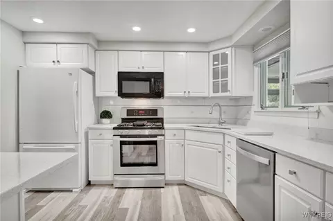 Kitchen - 61 Caesar Blvd, Amherst, NY 14221 photo 3 of 4