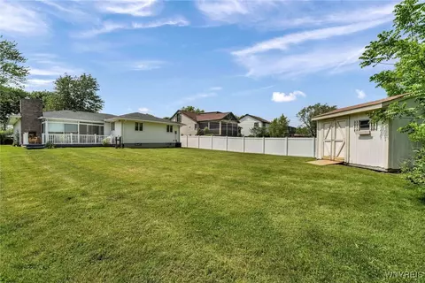 Exterior - 61 Caesar Blvd, Amherst, NY 14221 photo 5 of 7