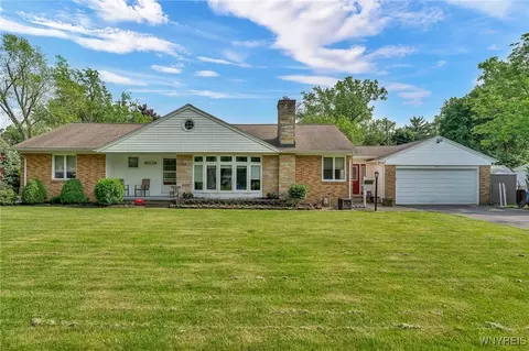 8445 Ericson Dr, Buffalo, NY 14221