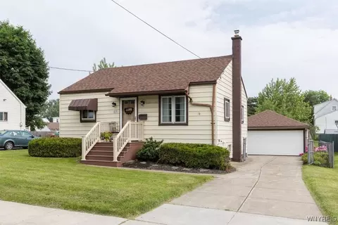 210 Evergreen Pl, Cheektowaga, NY 14225