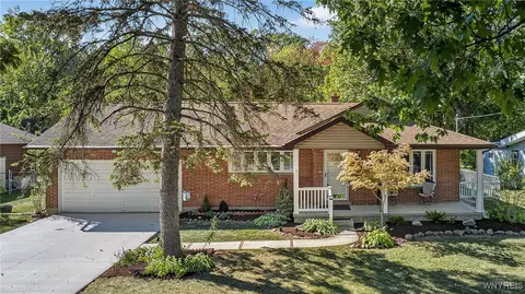 5092 Dana Dr, Lewiston, NY 14092