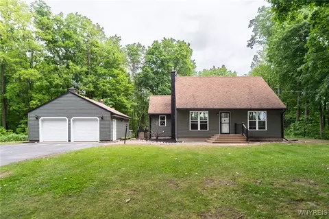 5225 Cacner Rd, Bethany, NY 14054