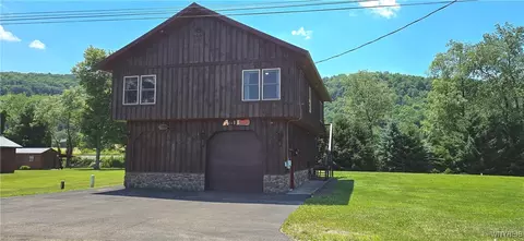 5751 Clark Rd, Great Valley, NY 14741