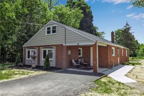 3162 Upper Mountain Rd, Cambria, NY 14132