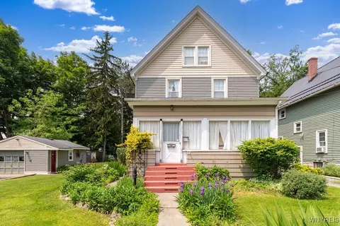 57 Savage Pl, Aurora, NY 14052