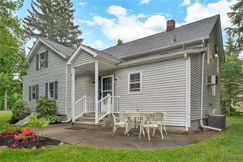 1160 Stolle Rd, Elma, NY 14059