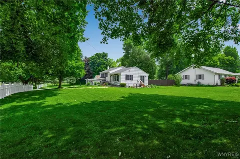 Exterior - 669 Quaker Rd, Aurora, NY 14052 photo 3 of 7