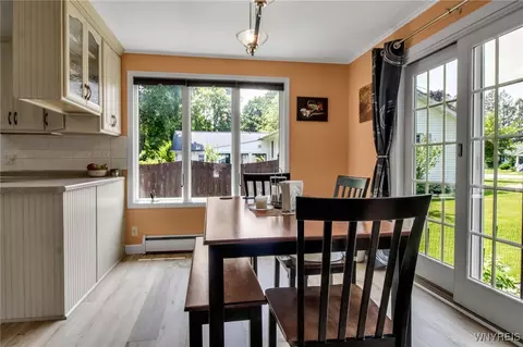 Dining - 669 Quaker Rd, Aurora, NY 14052 photo 2 of 3