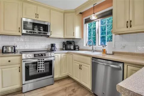 Kitchen - 669 Quaker Rd, Aurora, NY 14052 photo 2 of 4
