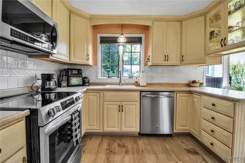 Kitchen - 669 Quaker Rd, Aurora, NY 14052 photo 1 of 4