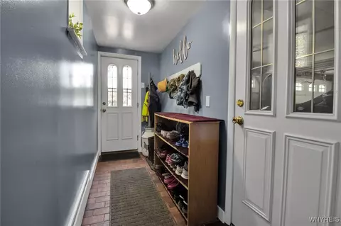Entry Way - 669 Quaker Rd, Aurora, NY 14052 photo 1 of 1