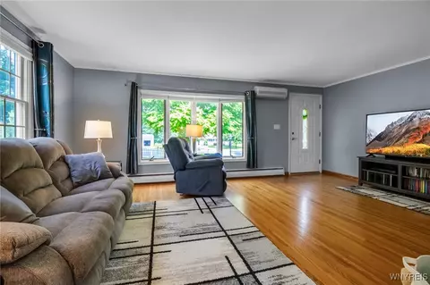 Living - 669 Quaker Rd, Aurora, NY 14052 photo 3 of 3