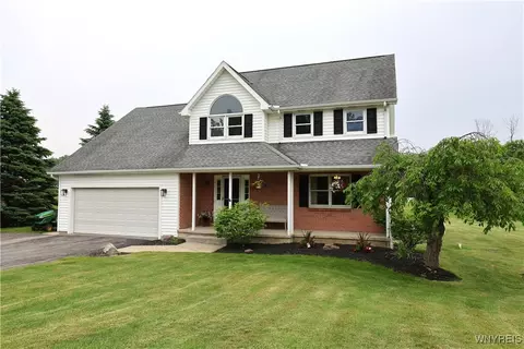 6025 E Canal Rd, Pendleton, NY 14094