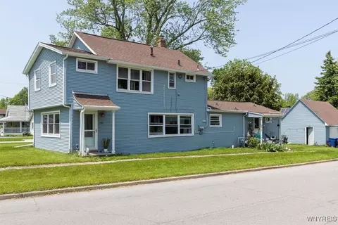 596 Longmeadow Rd, Amherst, NY 14226