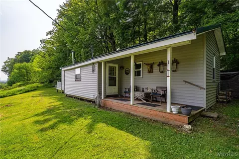 Exterior - 3883 Block Rd, Delevan, NY 14042 photo 2 of 5