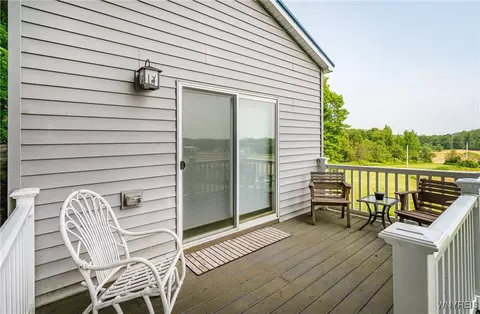 Exterior - 3883 Block Rd, Delevan, NY 14042 photo 4 of 5