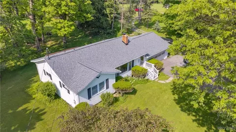 1701 Billington Rd, East Aurora, NY 14052
