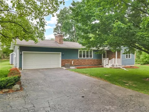 2279 Lakeview Rd, Lake View, NY 14085