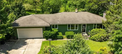 81 Idlewood Dr, Orchard Park, NY 14127