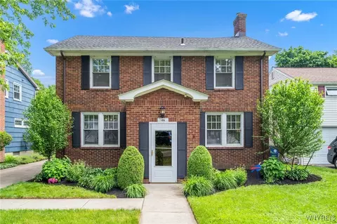 186 Roycroft Blvd, Amherst, NY 14226