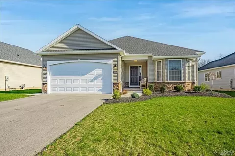 7051 James Francis Dr, Lockport Town, NY 14094