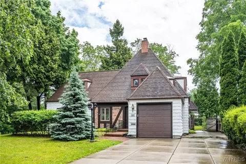 141 Woodcrest Blvd, Buffalo, NY 14223