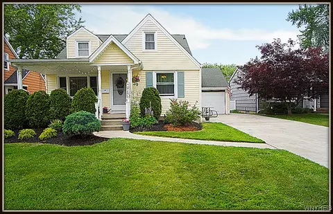 39 Sherwin Dr, Tonawanda, NY 14150