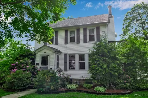 17 Court St, Lancaster, NY 14086