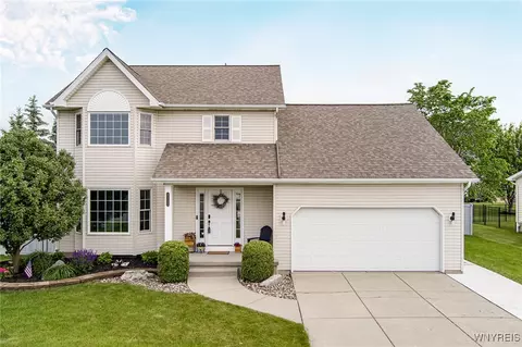 8902 Michael Douglas Dr, Clarence Center, NY 14032