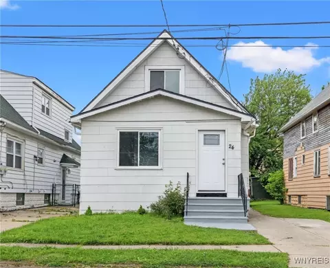 24 Peach St, Lackawanna, NY 14218