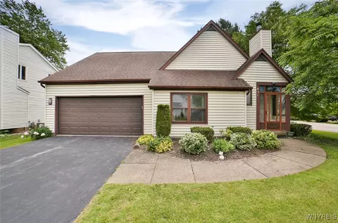 831 Robin Rd, Amherst, NY 14228