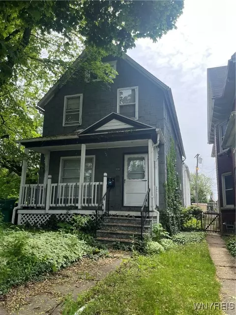 631 Elmwood Ave, Niagara Falls, NY 14301