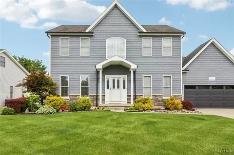 7063 Marigold Dr, Wheatfield, NY 14120