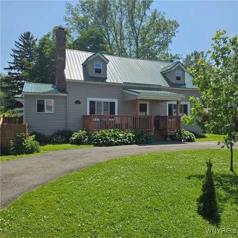 9578 Pearl St, Evans, NY 14006