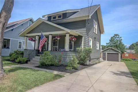 100 Sycamore St, Aurora, NY 14052