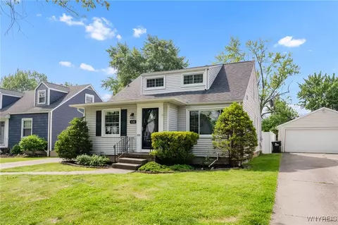 132 Wrexham Ct S, Tonawanda, NY 14150