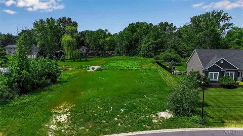 4248 Wolf Run Dr, Lewiston, NY 14092 photo 3