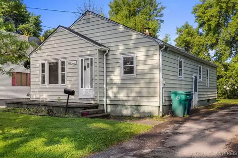 446 77th St, Niagara Falls, NY 14304