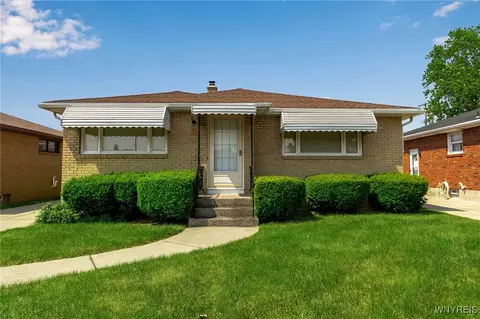 74 Lydia Ln, Cheektowaga, NY 14225