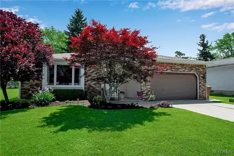 27 Autumn Ln, Depew, NY 14043