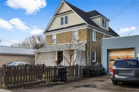 2320 Niagara St, Niagara Falls, NY 14303